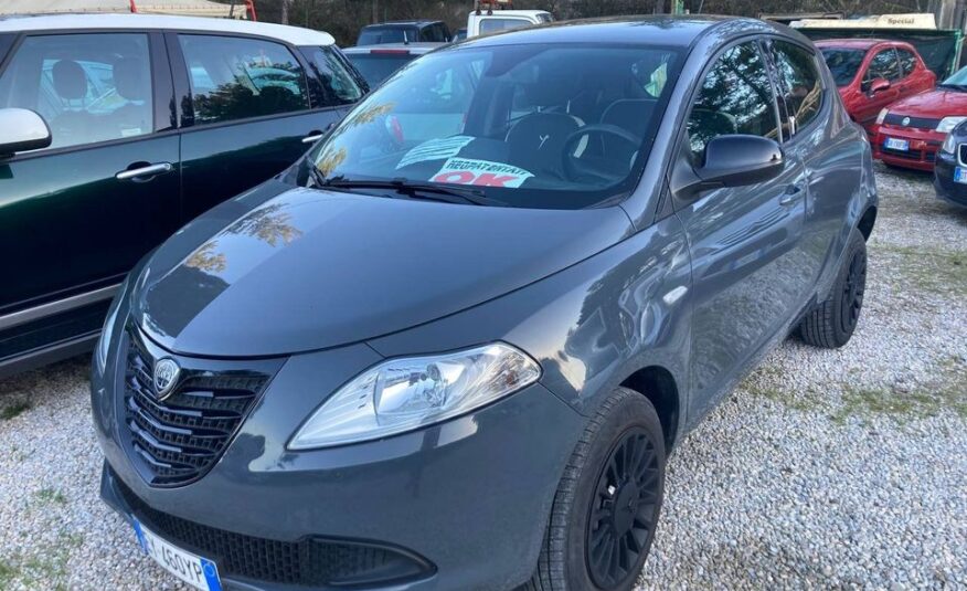 Lancia ypsilon 0.9 twinair OK NEOPATENTATI