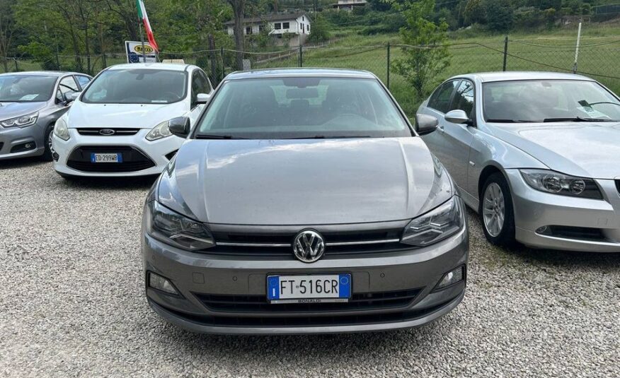 VOLKSWAGEN POLO