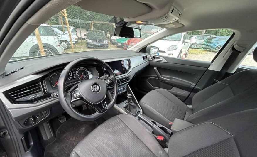 VOLKSWAGEN POLO