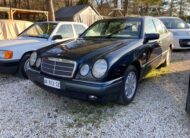 MERCEDES-BENZ E200