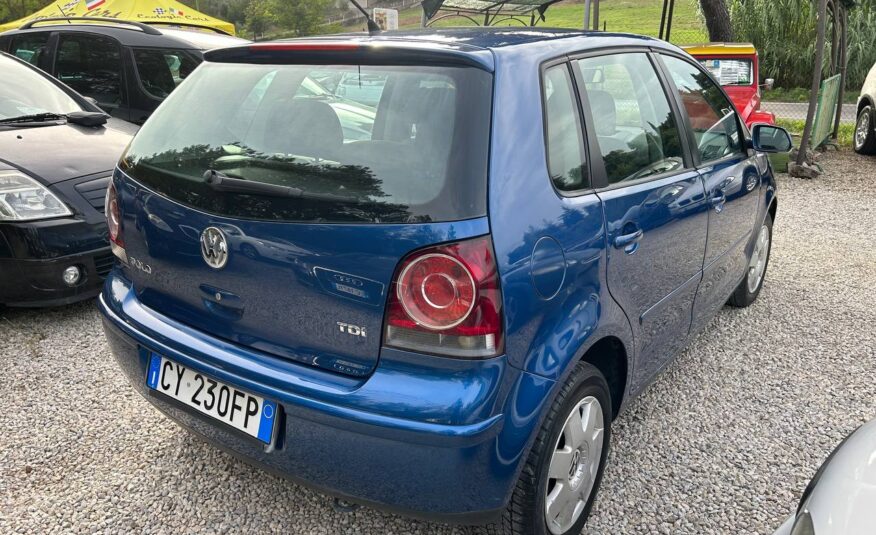 VOLKSWAGEN POLO