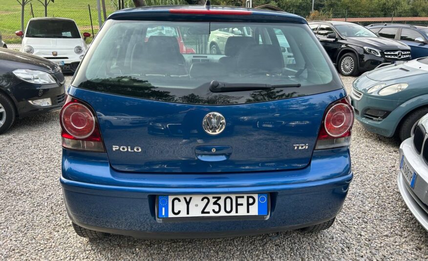 VOLKSWAGEN POLO