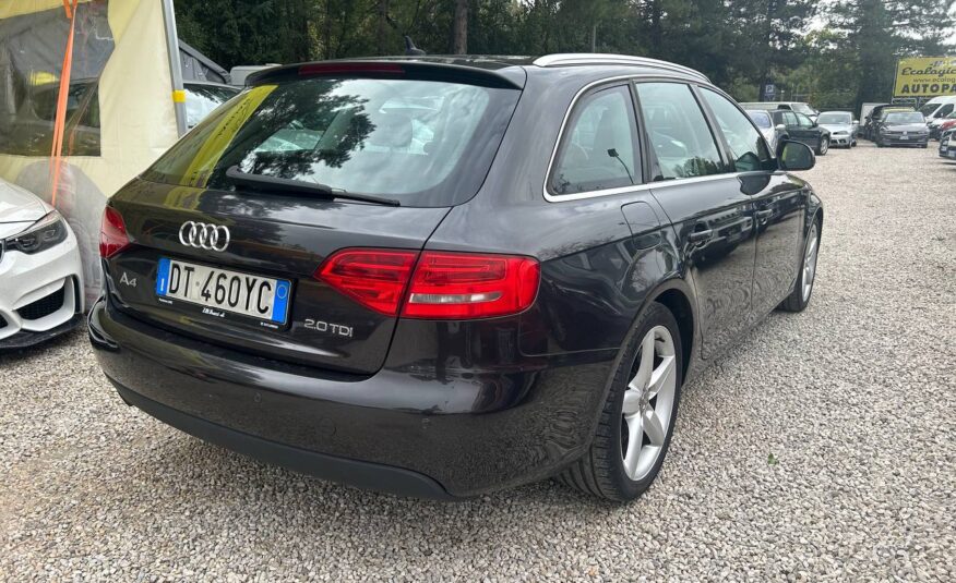 AUDI A4 AVANT