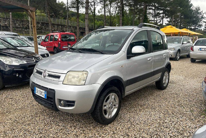 FIAT PANDA 4X4 CLIMBING