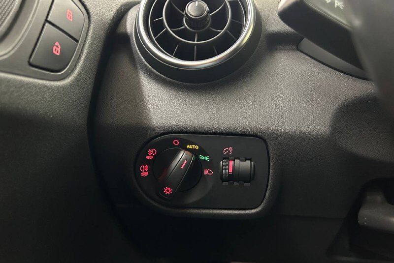 AUDI A1 1.0 NEOPATENTATI