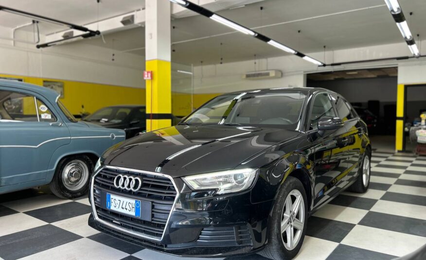 AUDI A3 1.6 NEOPATENTATI CAMBIO AUTOMATICO