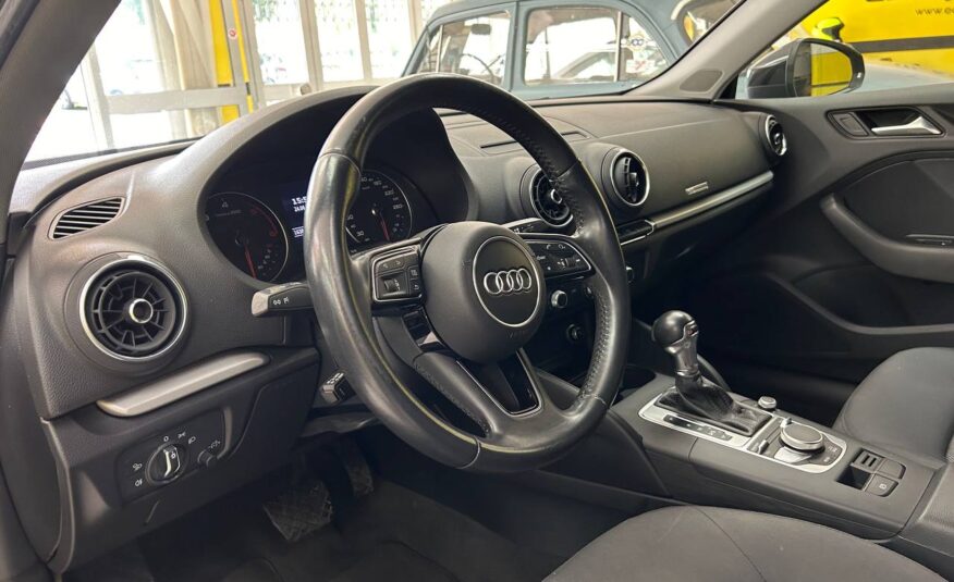 AUDI A3 1.6 NEOPATENTATI CAMBIO AUTOMATICO