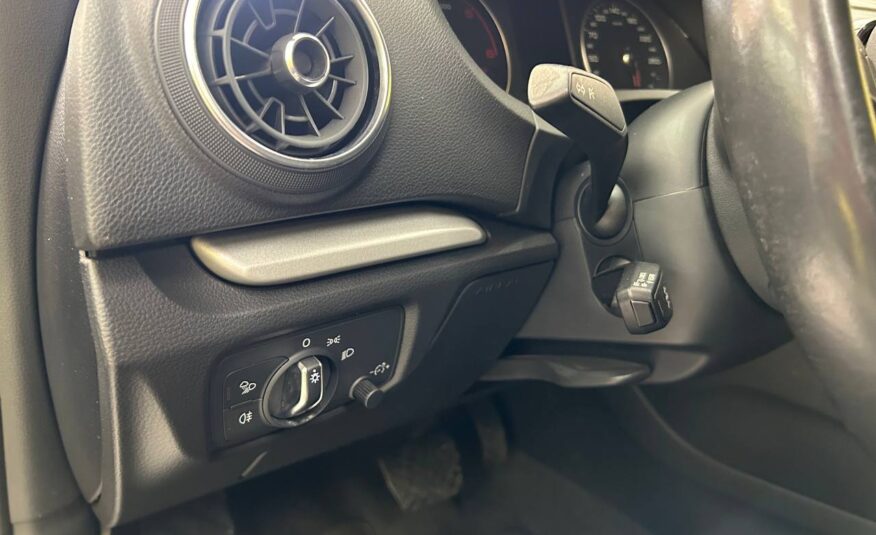 AUDI A3 1.6 NEOPATENTATI CAMBIO AUTOMATICO