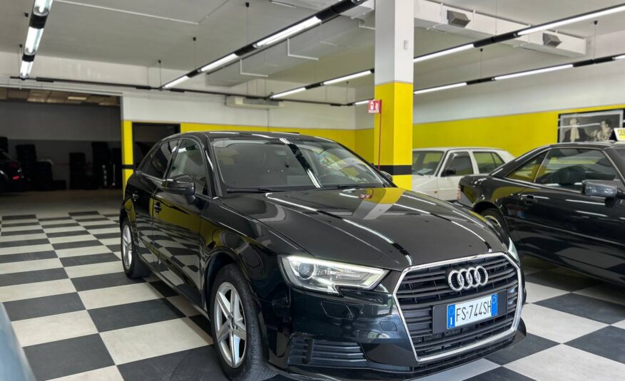 AUDI A3 1.6 NEOPATENTATI CAMBIO AUTOMATICO