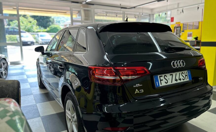 AUDI A3 1.6 NEOPATENTATI CAMBIO AUTOMATICO