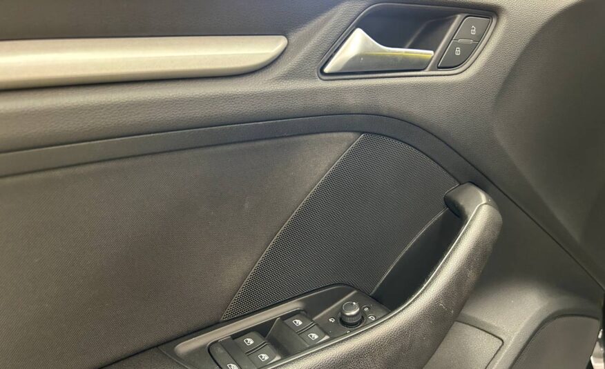 AUDI A3 1.6 NEOPATENTATI CAMBIO AUTOMATICO