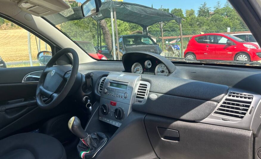 LANCIA YPSILON 1.3 MJT NEOPATENTATI