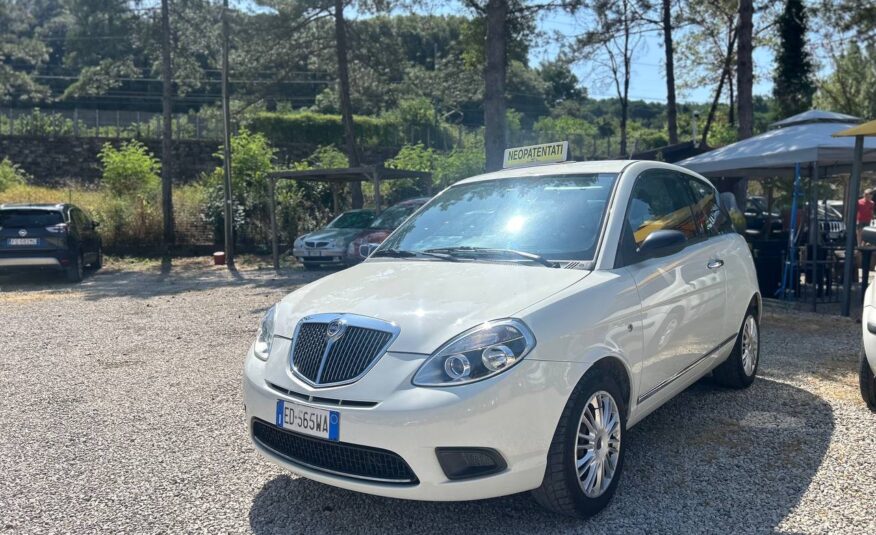 LANCIA YPSILON 1.3 MJT NEOPATENTATI